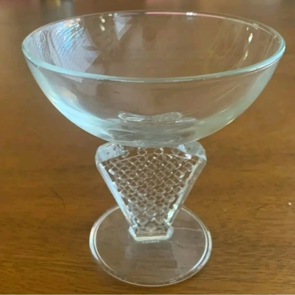 Cristal d'Arques Gaufrette Wedge Stem Large Champagne‎ Sherbet(s) Glasses